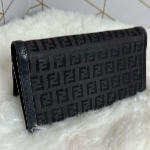 💯Authentic Fendi Long Bi-fold Wallet🍀 - Picture 5 of 12
